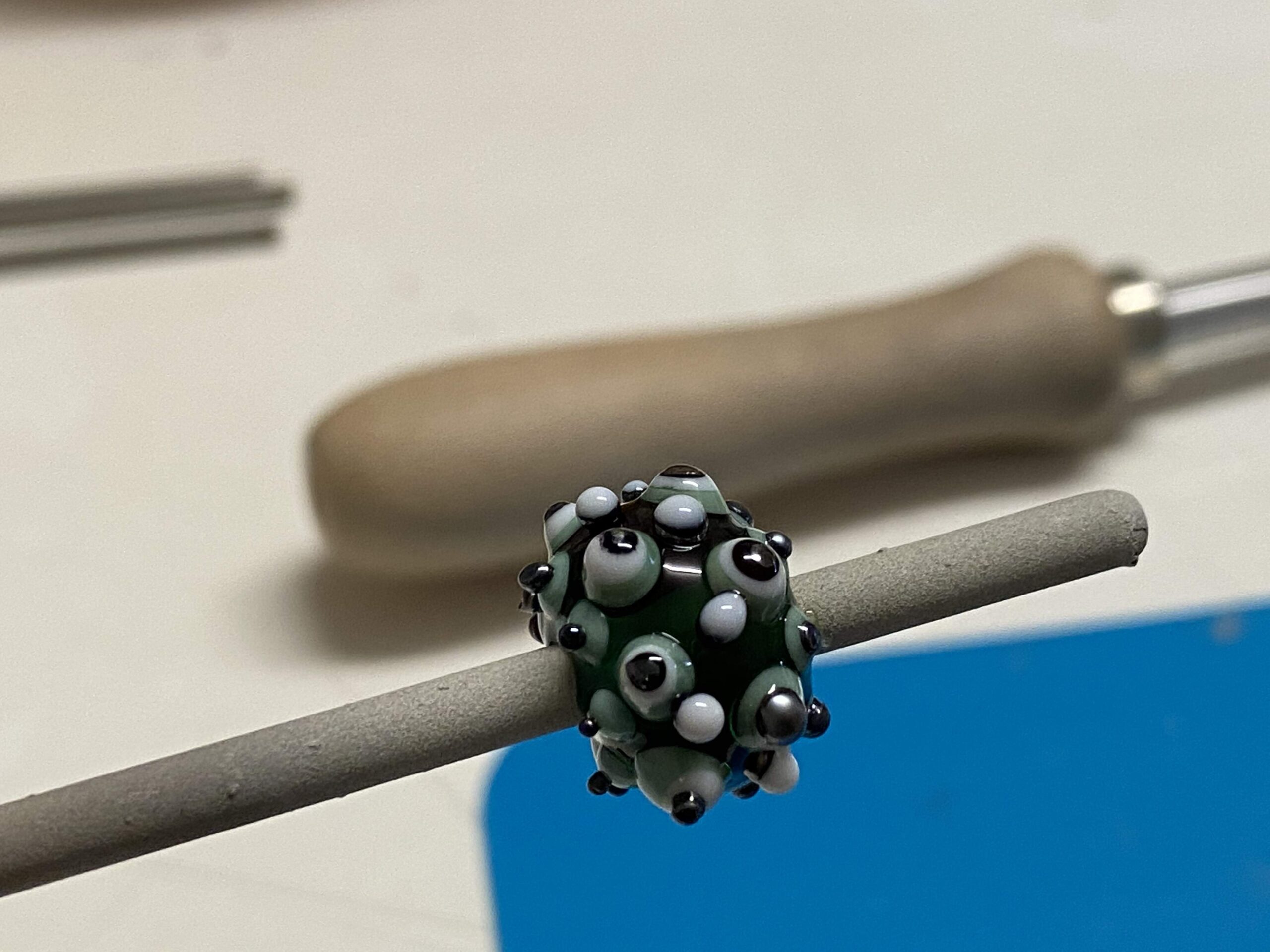 250 Glasperlen drehen