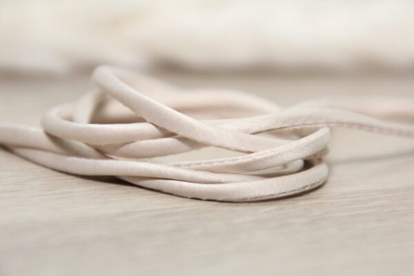Arm-/Halsband beige Satin