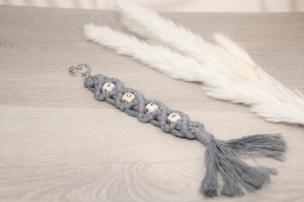 Macrame Schlüsselanhänger LOVE – Bild 3