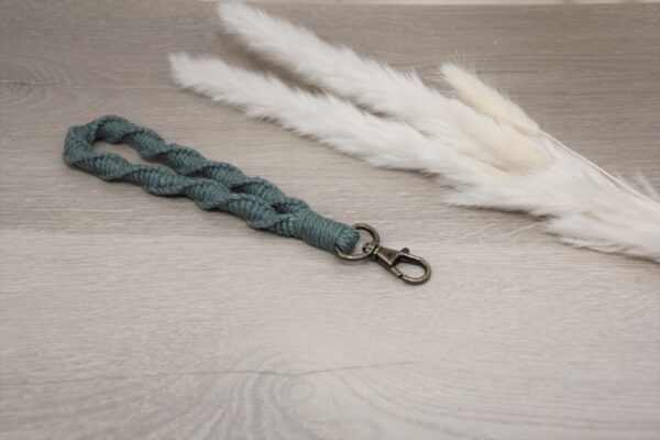 Macrame Schlüsselanhänger Spiral grün – Bild 3