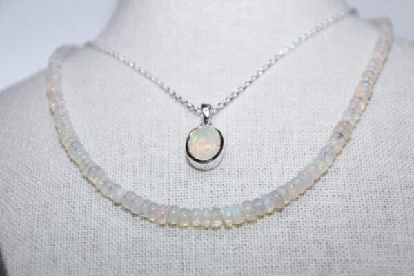 Halskette Opal